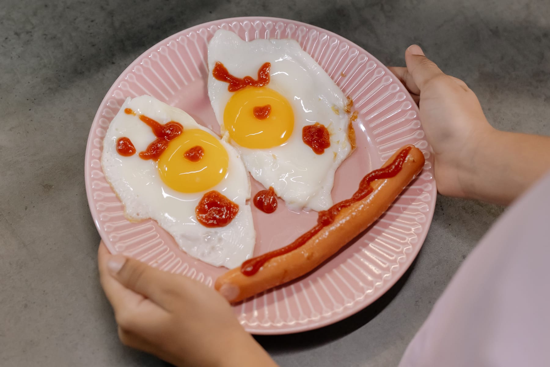 Selectividad alimentaria: plato de papas fritas con forma de carita sonriente